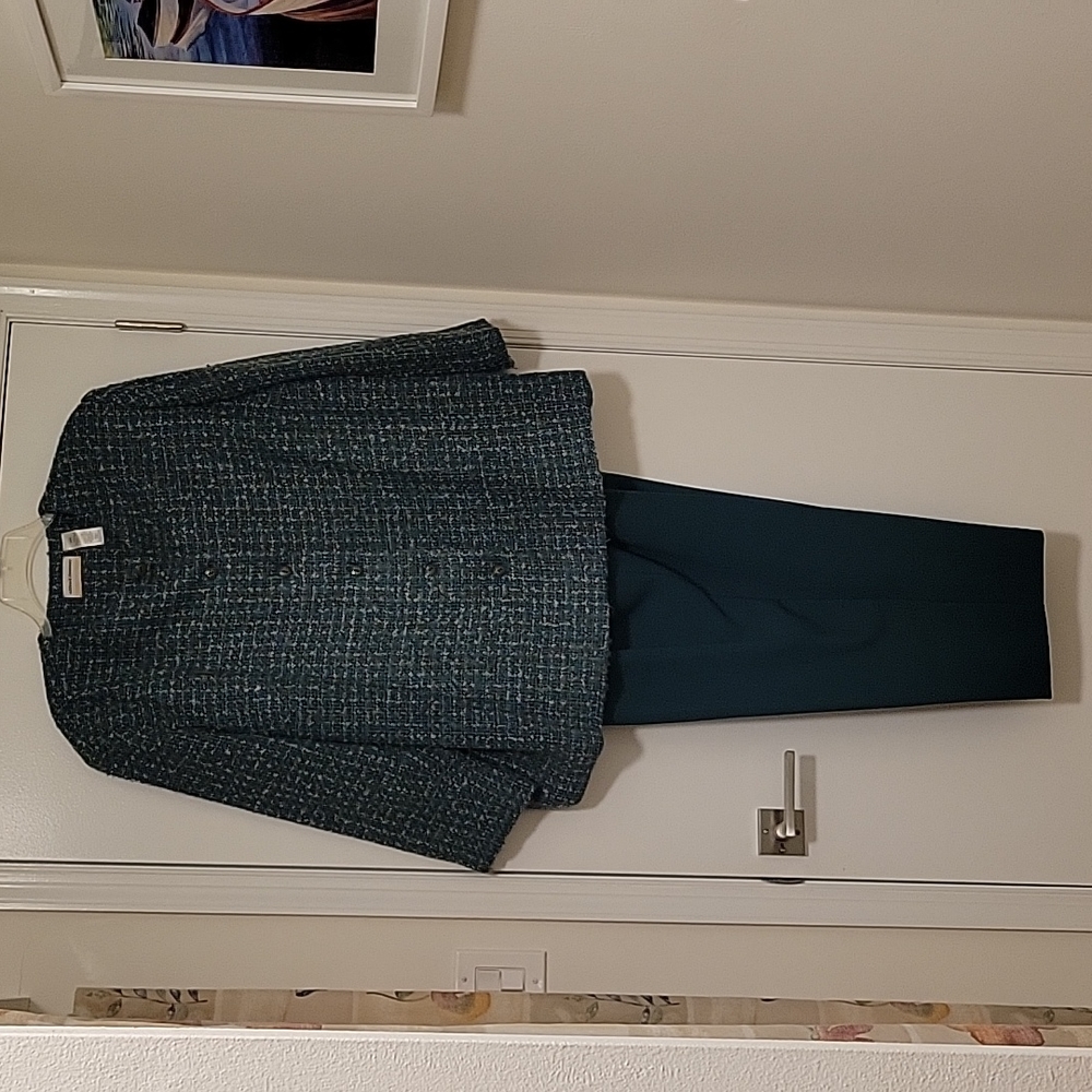 Alfred Dunner 2pc Suit In Size 24w - image 1